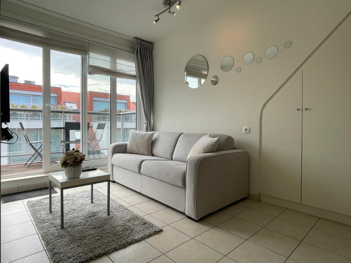 Penthousestudio Gaudi Met Zonneterras En Zicht Op Zee Apartment Nieuwpoort Exterior photo